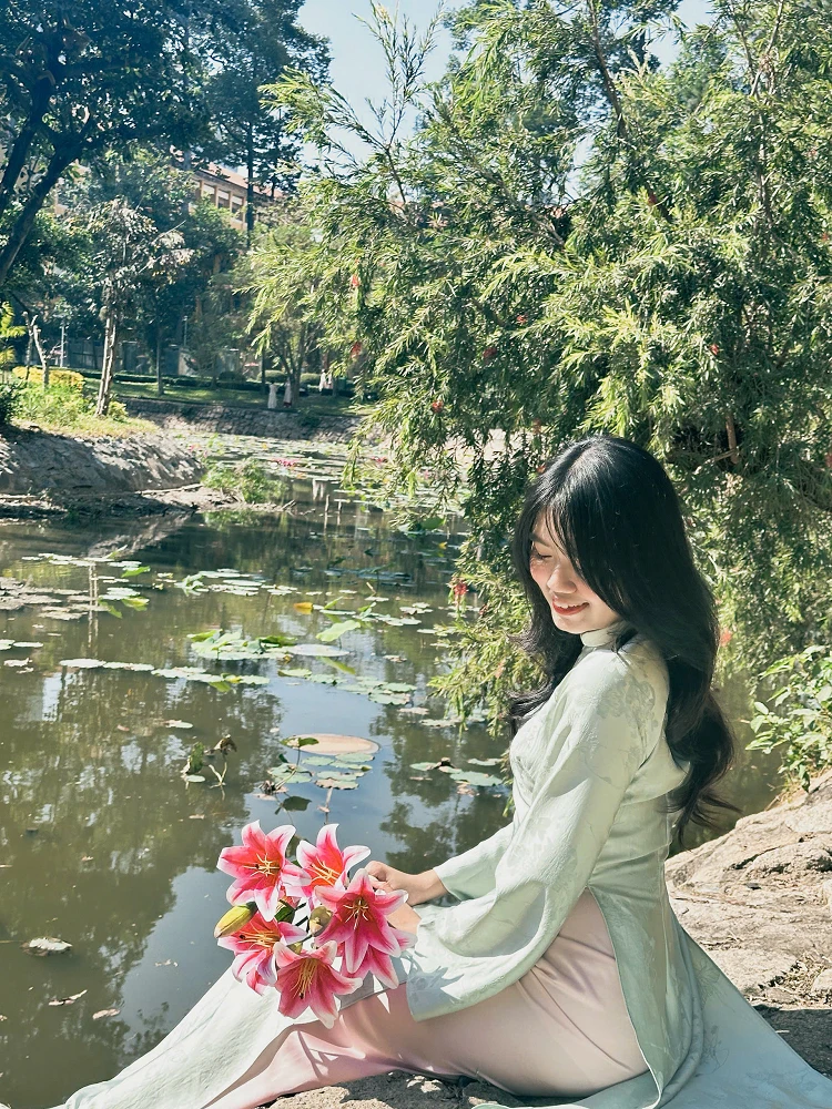 胡志明美女騎士,帥哥導遊-來趣玩旅遊