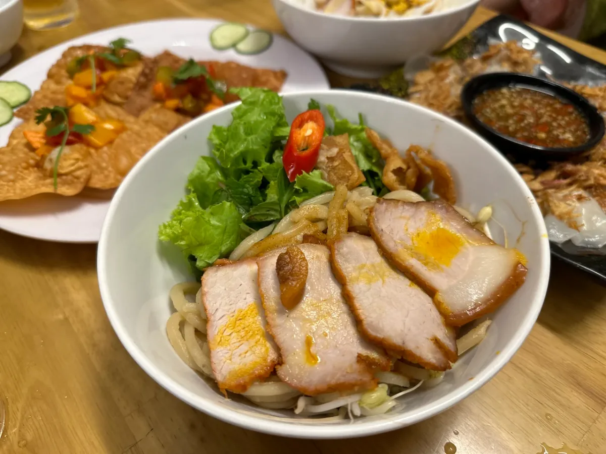 高樓麵 (Cao Lau Ba Le)