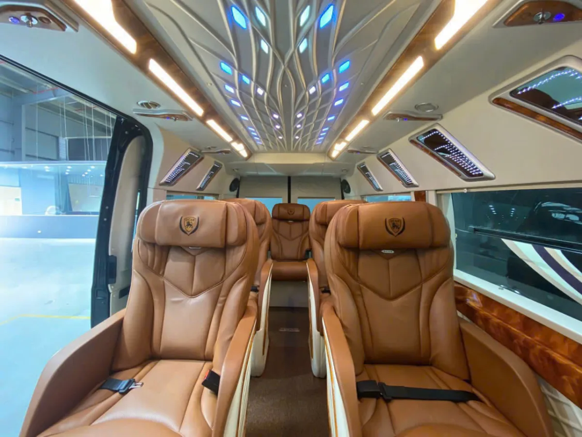 河內市Limousine 9人座機場接送服務(內排國際機場)