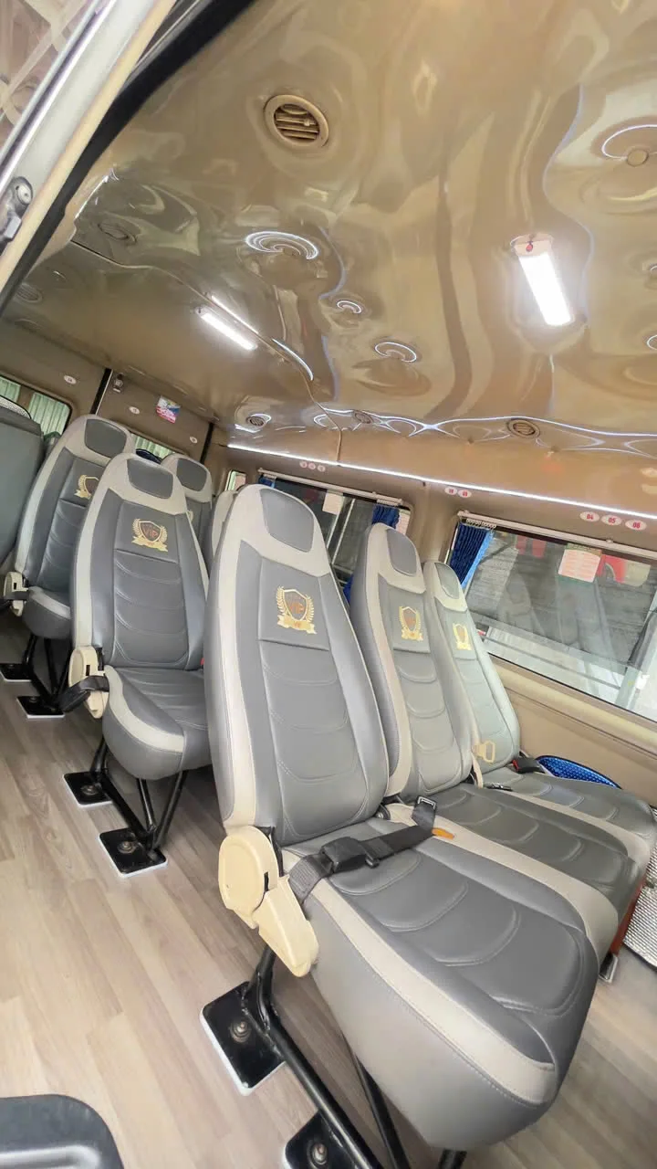 河內市16人座包車旅遊服務(8小時)