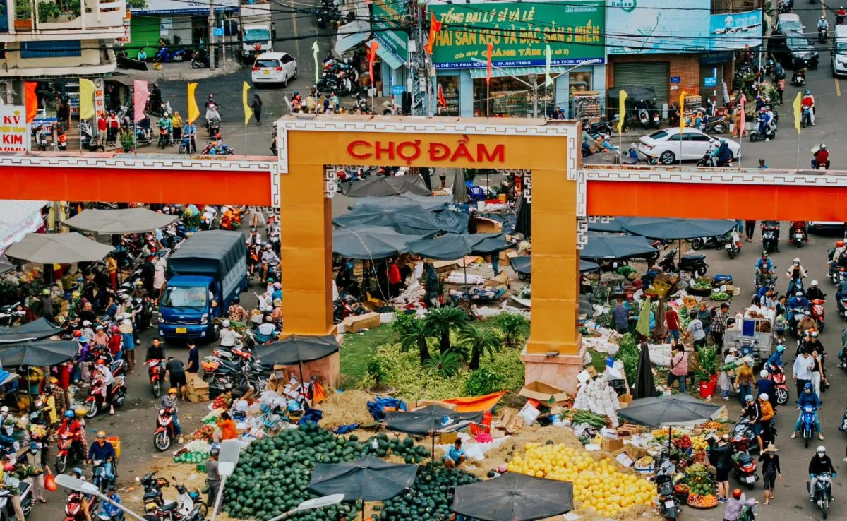 潭市場(Chợ Đầm)