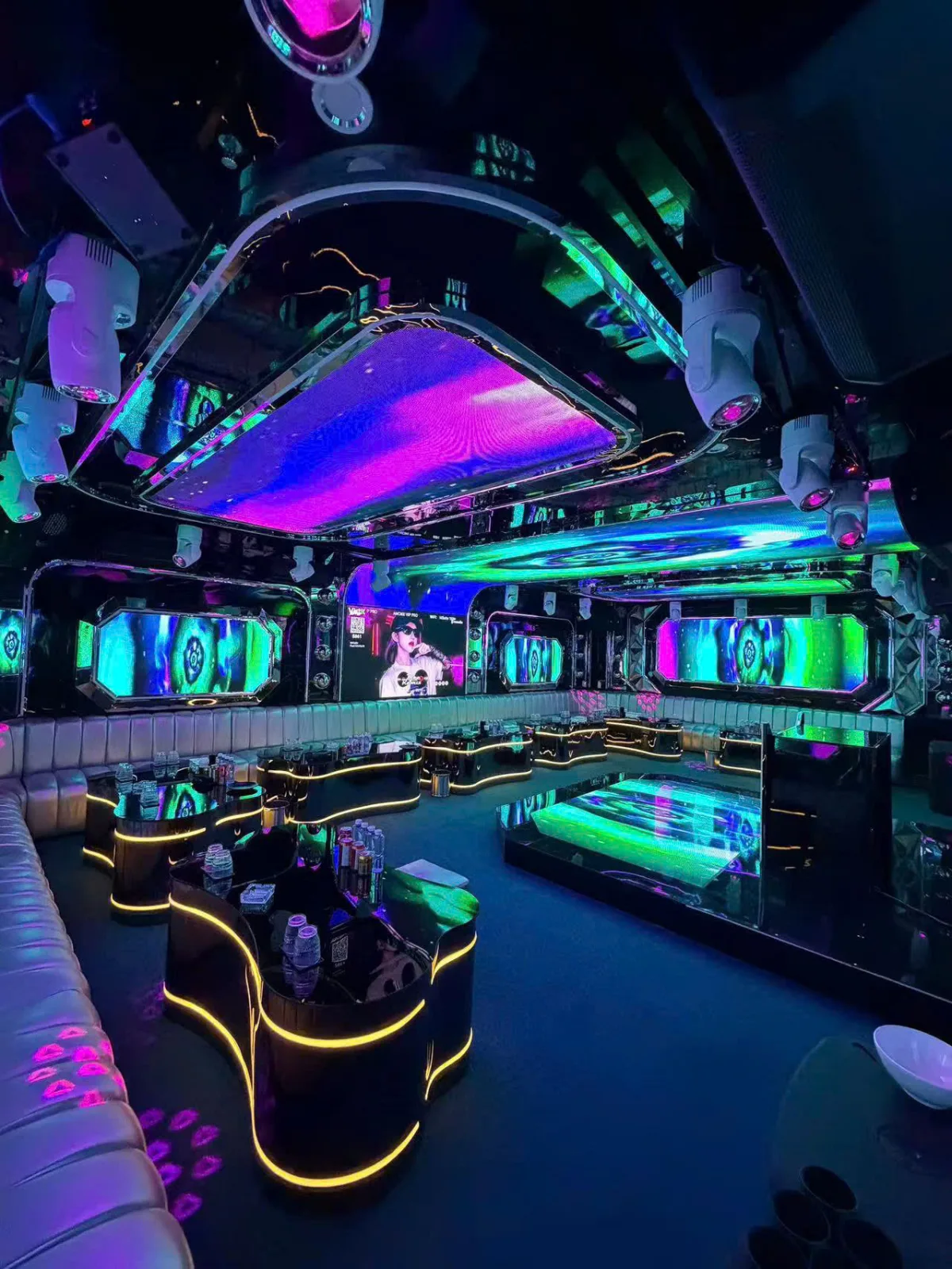 KTV 102 M SUITE