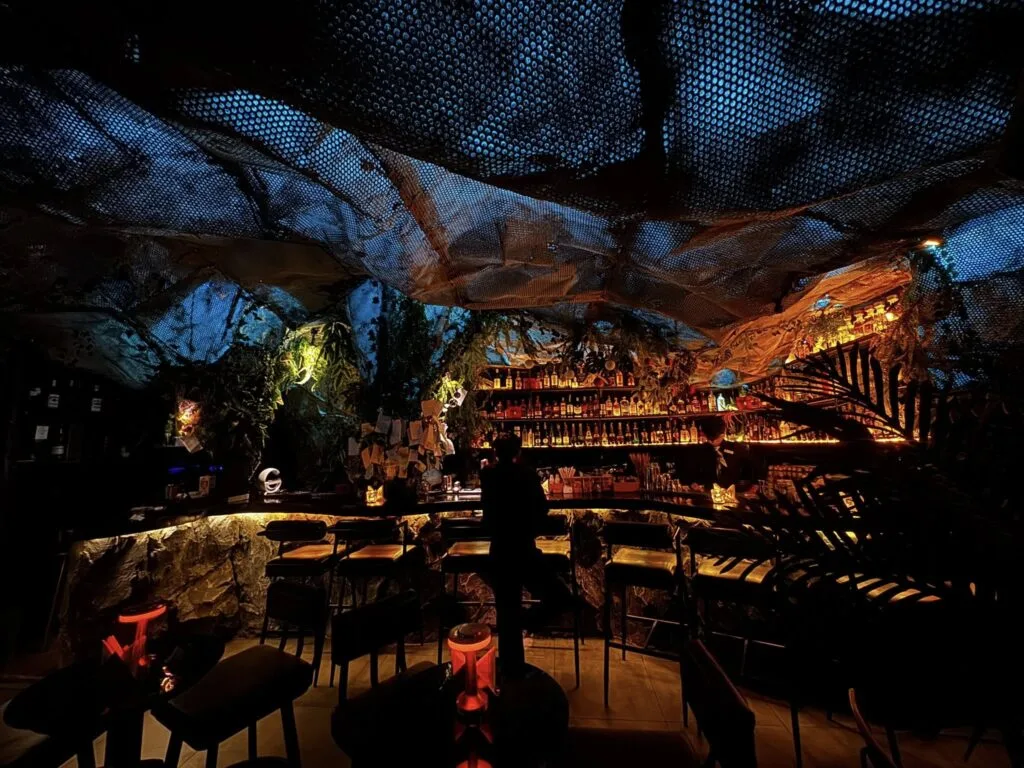 Kết High 雞尾酒吧