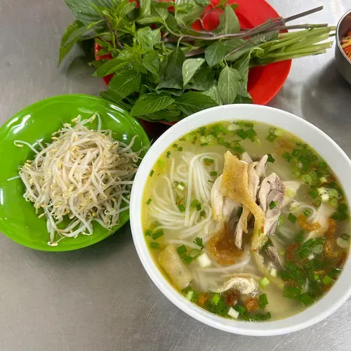 祈童雞粉 (Phở Miến Gà Kỳ Đồng)