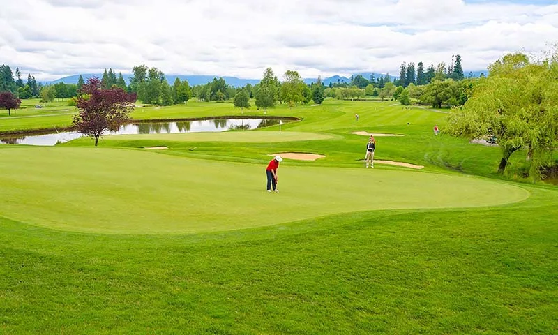 新山一高爾夫球場 (Tan Son Nhat Golf Course)