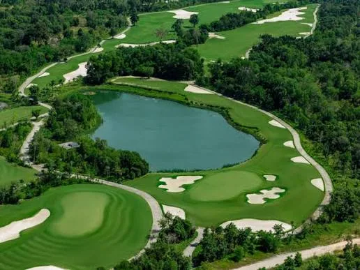 艾舒里翁保高爾夫球場 (Eschuri Vung Bau Golf Course)