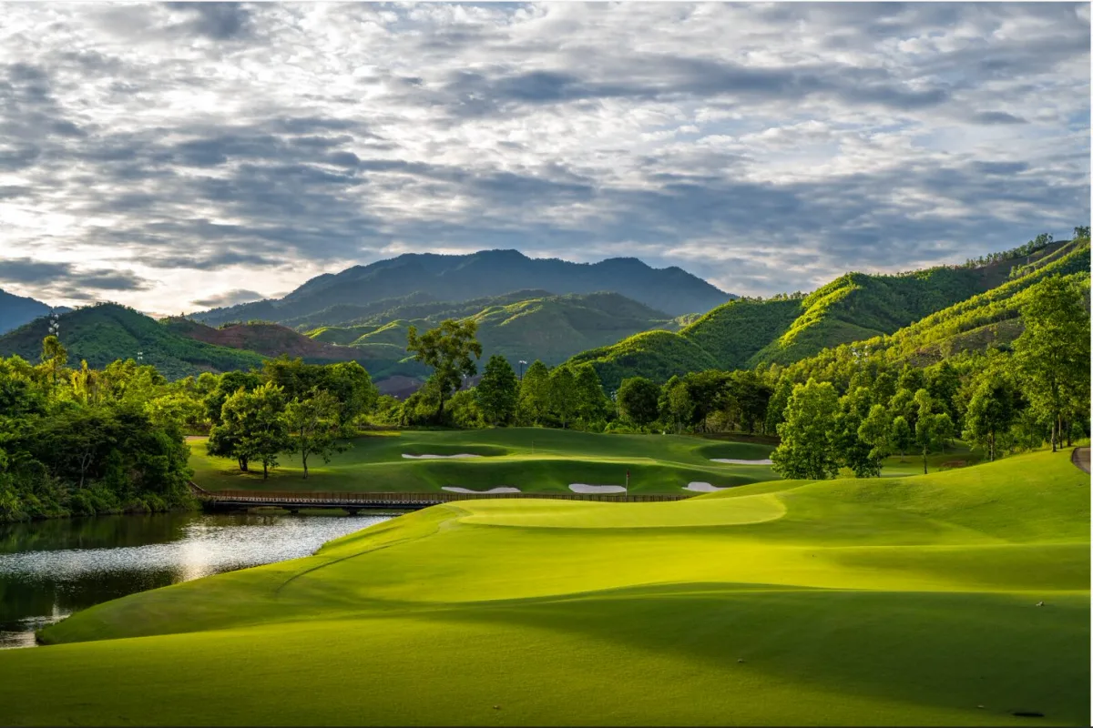 巴拿山高爾夫俱樂部 (Ba Na Hills Golf Club)