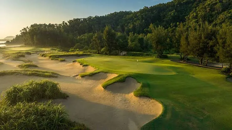 蘭珂悅榕莊高爾夫球場 (Laguna Lang Co Golf Course)