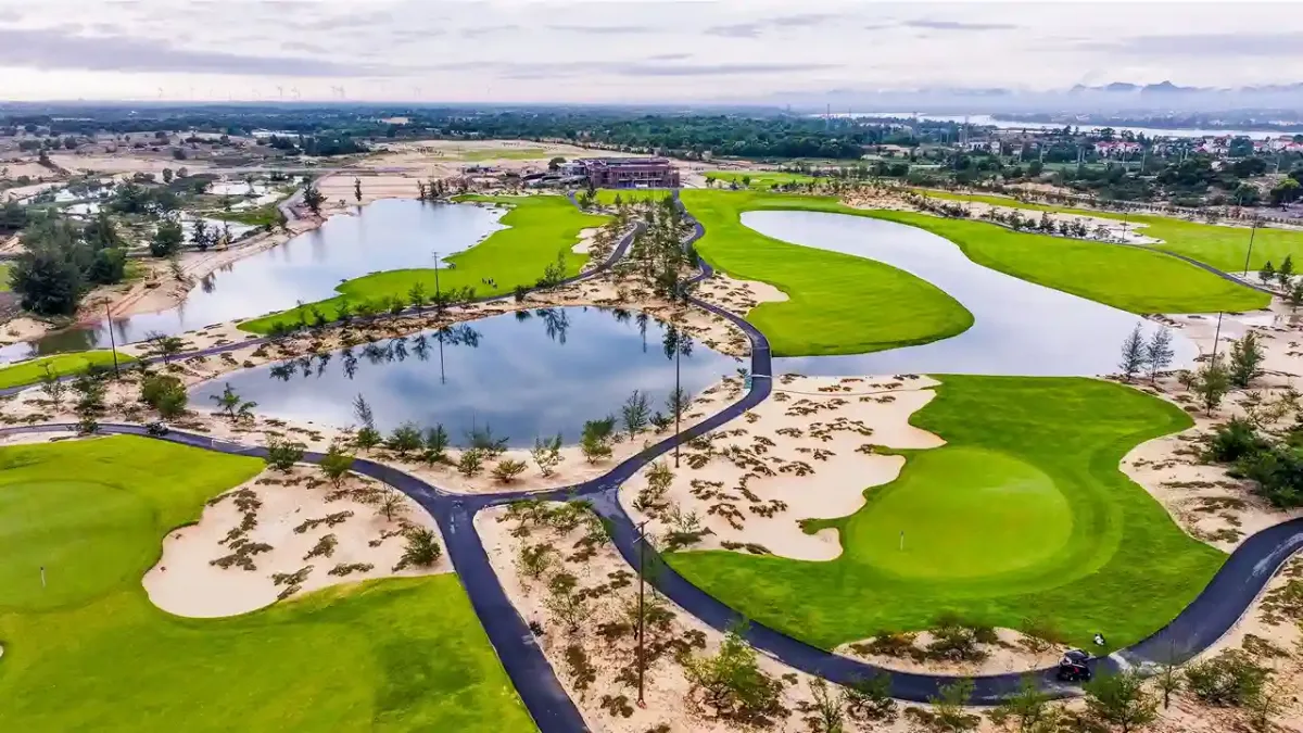 藍鑽高爾夫球場 (Blue Diamond Golf Links)