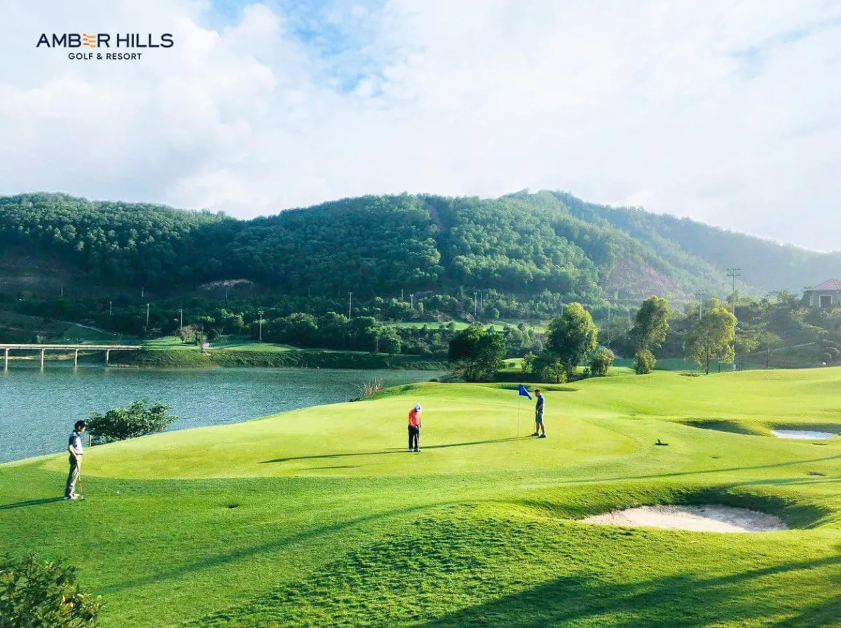 琥珀山高爾夫度假村 (Amber Hills Golf & Resort)