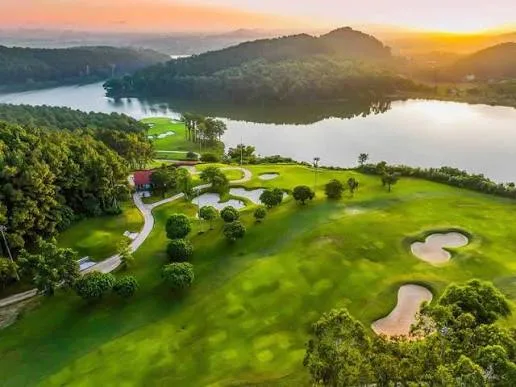 長安高爾夫度假村 (Trang An Golf & Resort)
