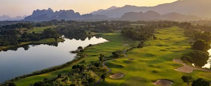 天湖高爾夫度假村 (Sky Lake Golf & Resort)