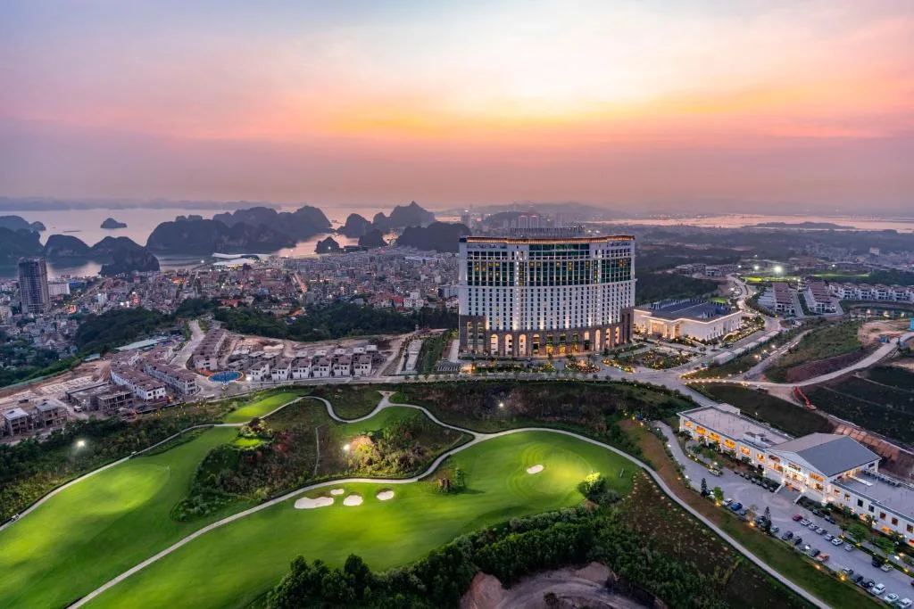 FLC 下龍高爾夫俱樂部 (FLC Ha Long Golf Club)