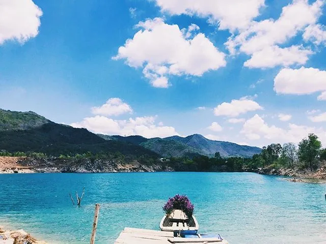 巴地碧石湖 (Ho Da Xanh)