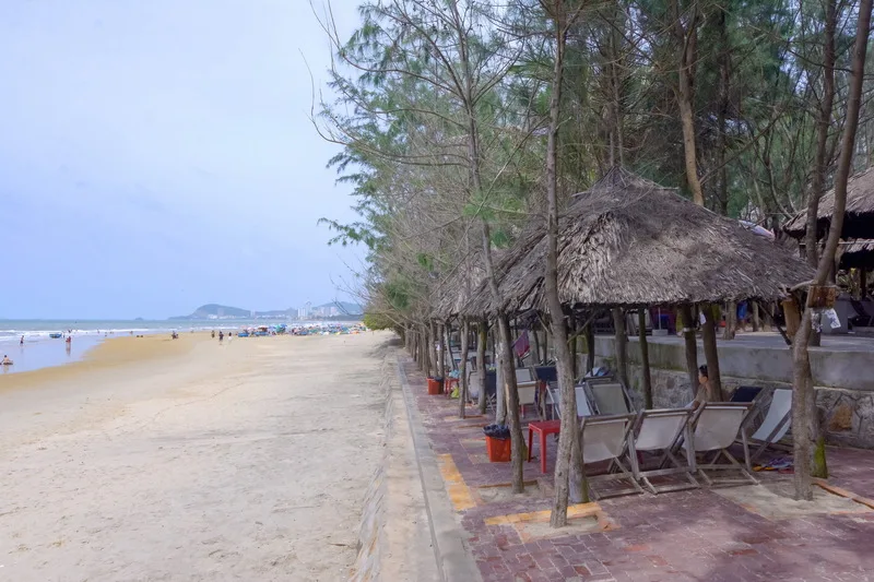 龍宮海灘 (Bai bien Long Cung / Bai Thuy Tien)